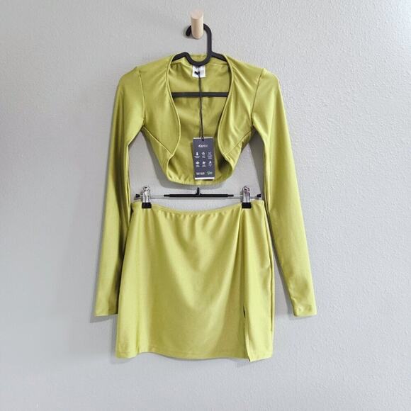 VDM 2 Piece Matching Set Green Metallic Knit Bolero Top & Mini Skirt Beach - Picture 1 of 8